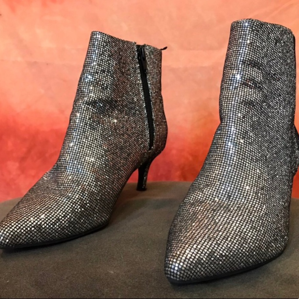 ✨H&M BOOTIES✨